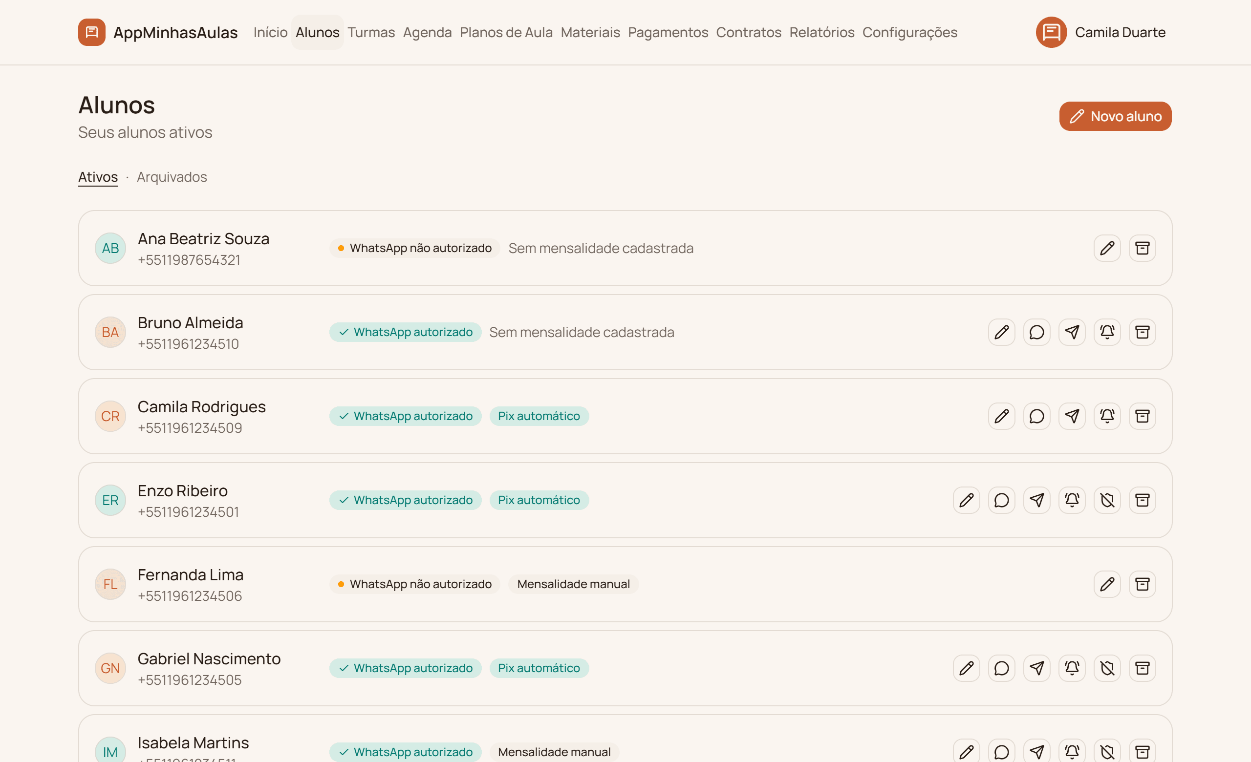 Lista de alunos com contato e status de consentimento de WhatsApp